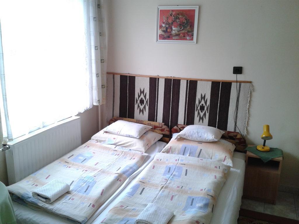 Deak Vendeghaz Apartman Hotel Hajdúszoboszló Habitación foto