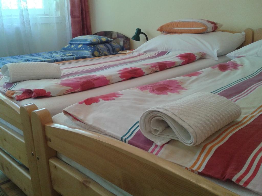 Deak Vendeghaz Apartman Hotel Hajdúszoboszló Habitación foto
