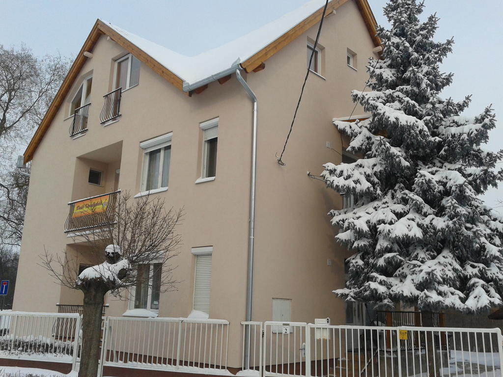 Deak Vendeghaz Apartman Hotel Hajdúszoboszló Exterior foto